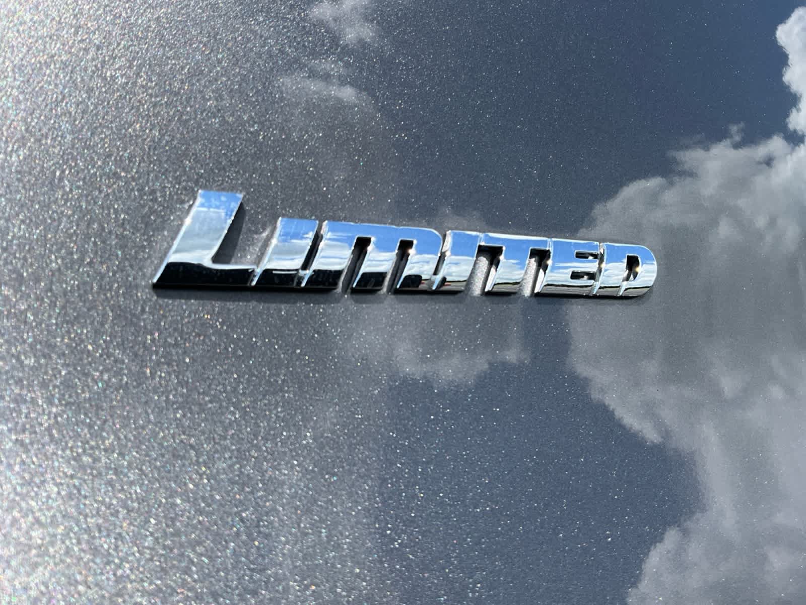 Used 2018 Toyota 4Runner Limited AWD/4WD image 19