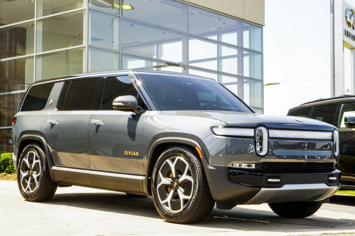 Used 2024 Rivian R1S Adventure Quad AWD/4WD image 4