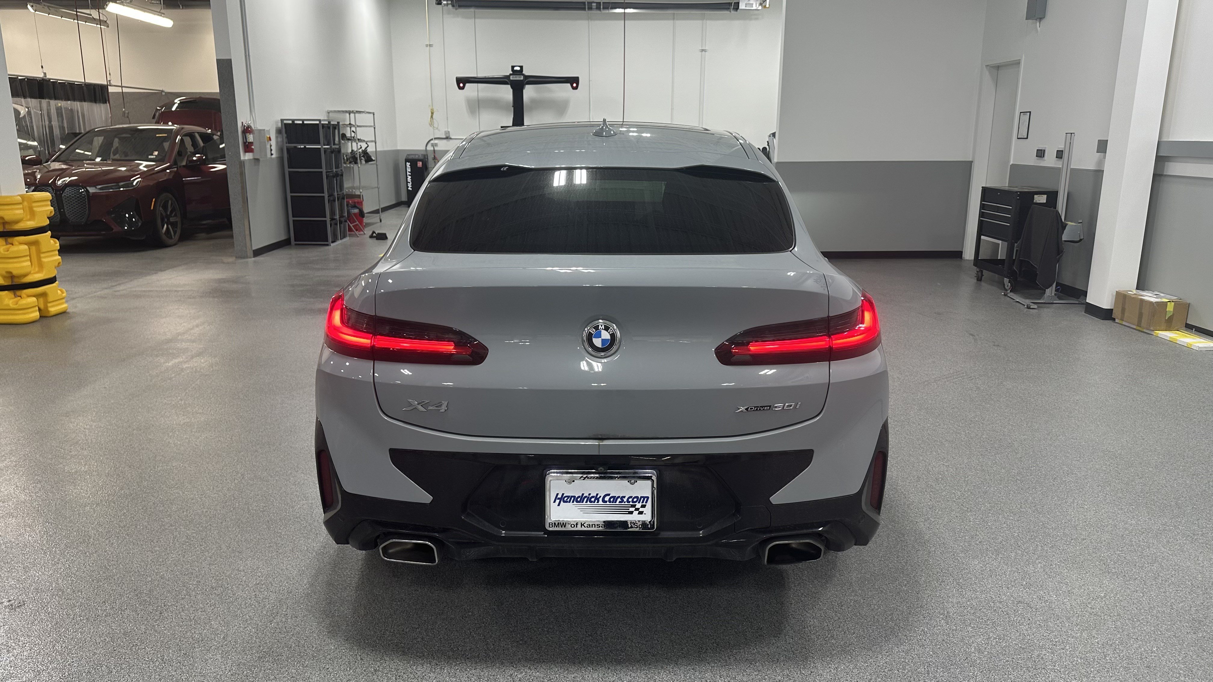 Used 2022 BMW X4 xDrive30i w/ M Sport Package 2 AWD/4WD image 9