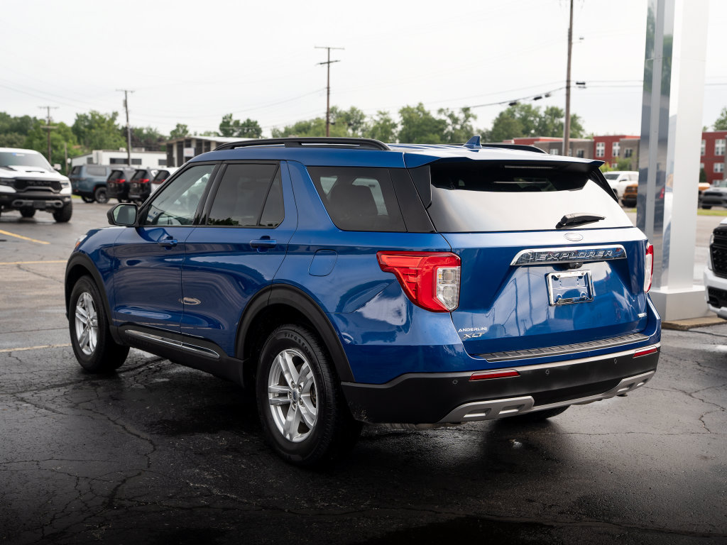 Used 2020 Ford Explorer XLT w/ Equipment Group 202A AWD/4WD image 7