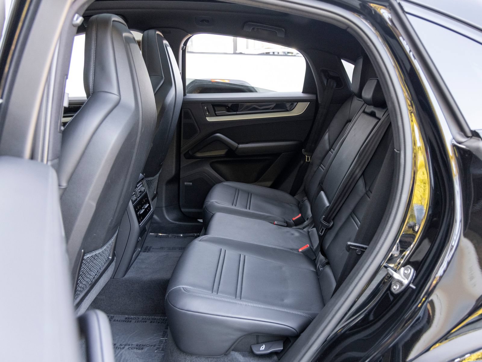 Used 2024 Porsche Cayenne Coupe AWD/4WD image 49