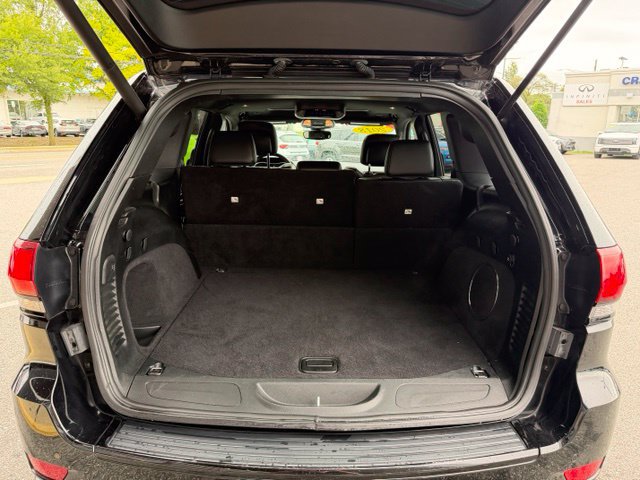 Used 2018 Jeep Grand Cherokee Altitude AWD/4WD image 18