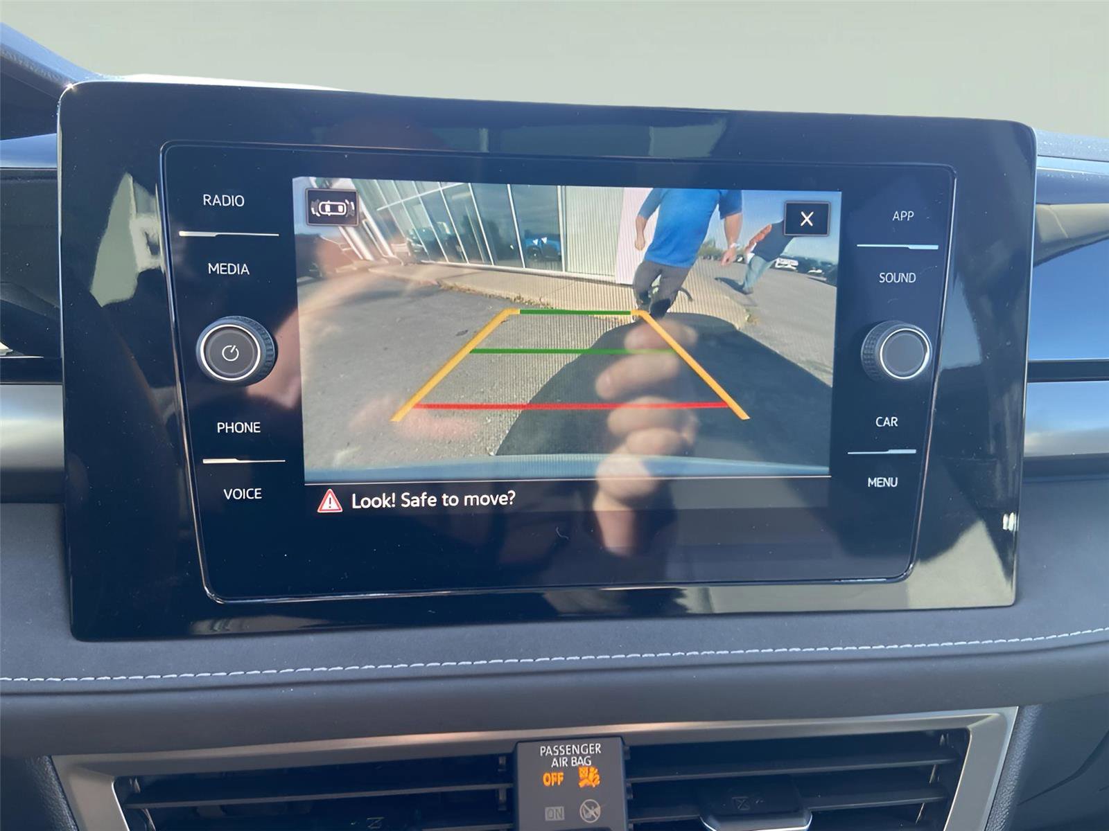 Used 2025 Volkswagen Taos SE image 30