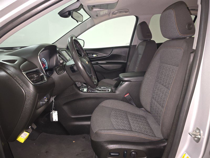 Used 2022 Chevrolet Equinox LT w/ Driver Convenience Package image 11