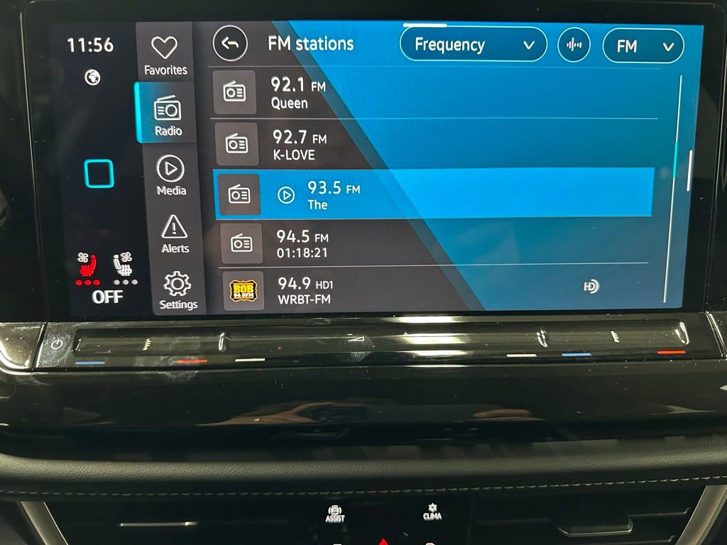 Used 2025 Volkswagen Atlas Cross Sport SE image 31