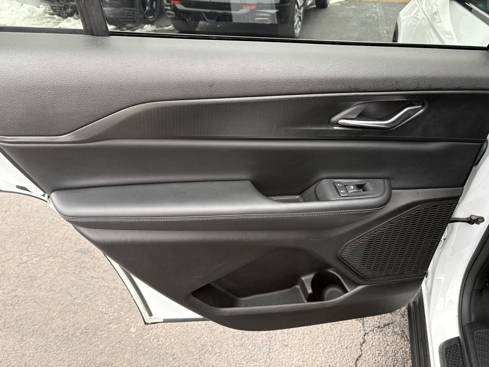 Used 2024 Jeep Grand Cherokee L Laredo image 13