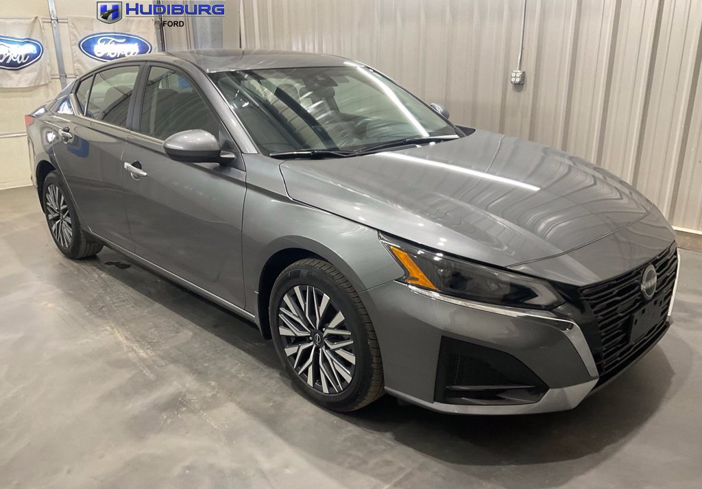 Used 2024 Nissan Altima 2.5 SV w/ SV Premium Package