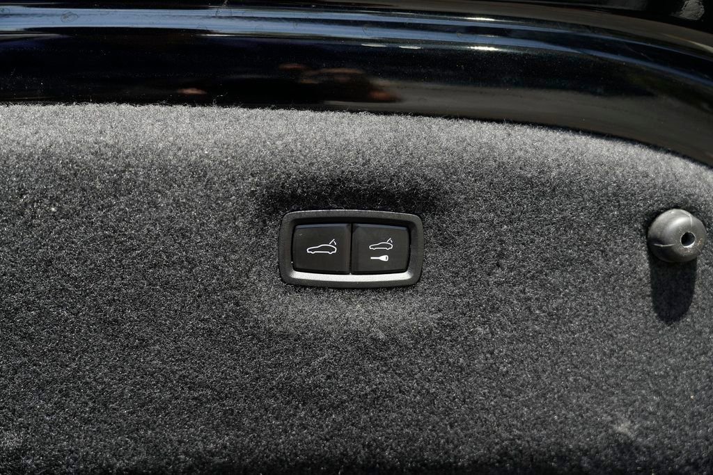 Used 2022 Audi e-tron GT Premium Plus AWD/4WD image 16