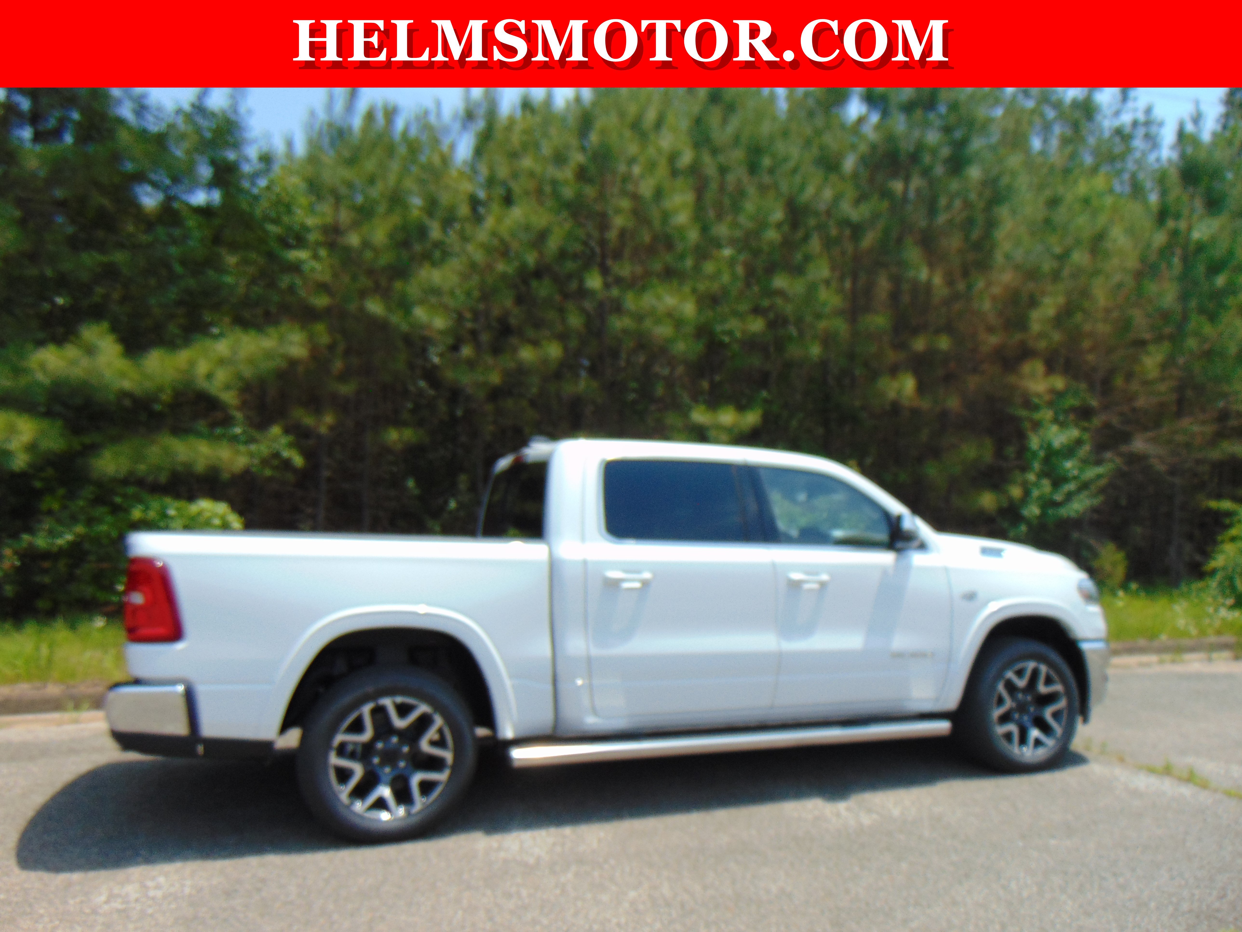 New 2026 RAM 1500 Laramie AWD/4WD image 15