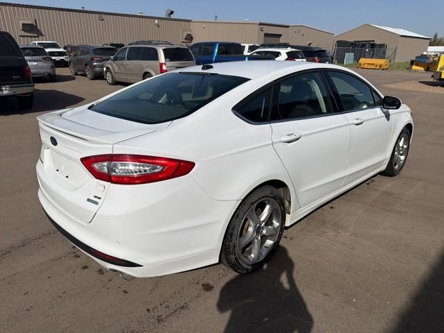 Used 2016 Ford Fusion SE FWD image 5
