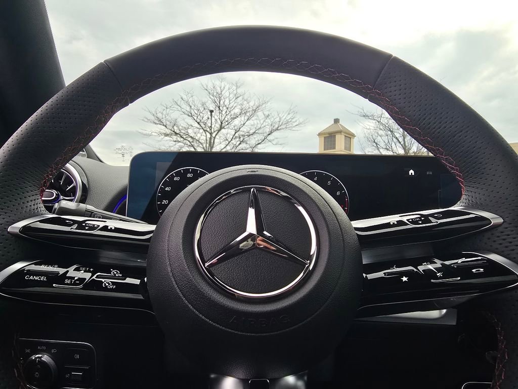 New 2026 Mercedes-Benz GLB 250 4MATIC image 25