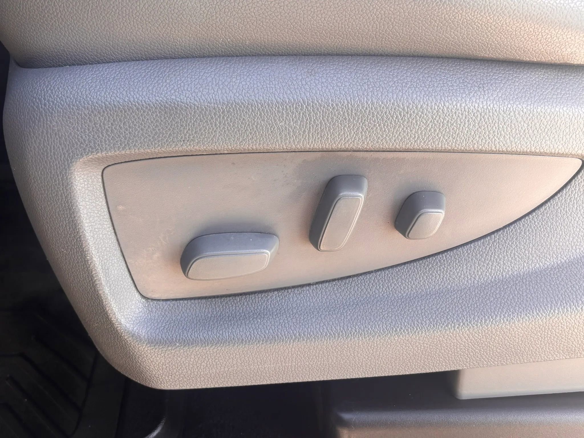 Used 2018 Chevrolet Tahoe LT AWD/4WD image 11