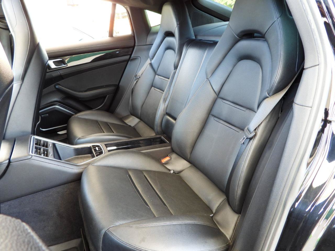 Used 2017 Porsche Panamera RWD image 57