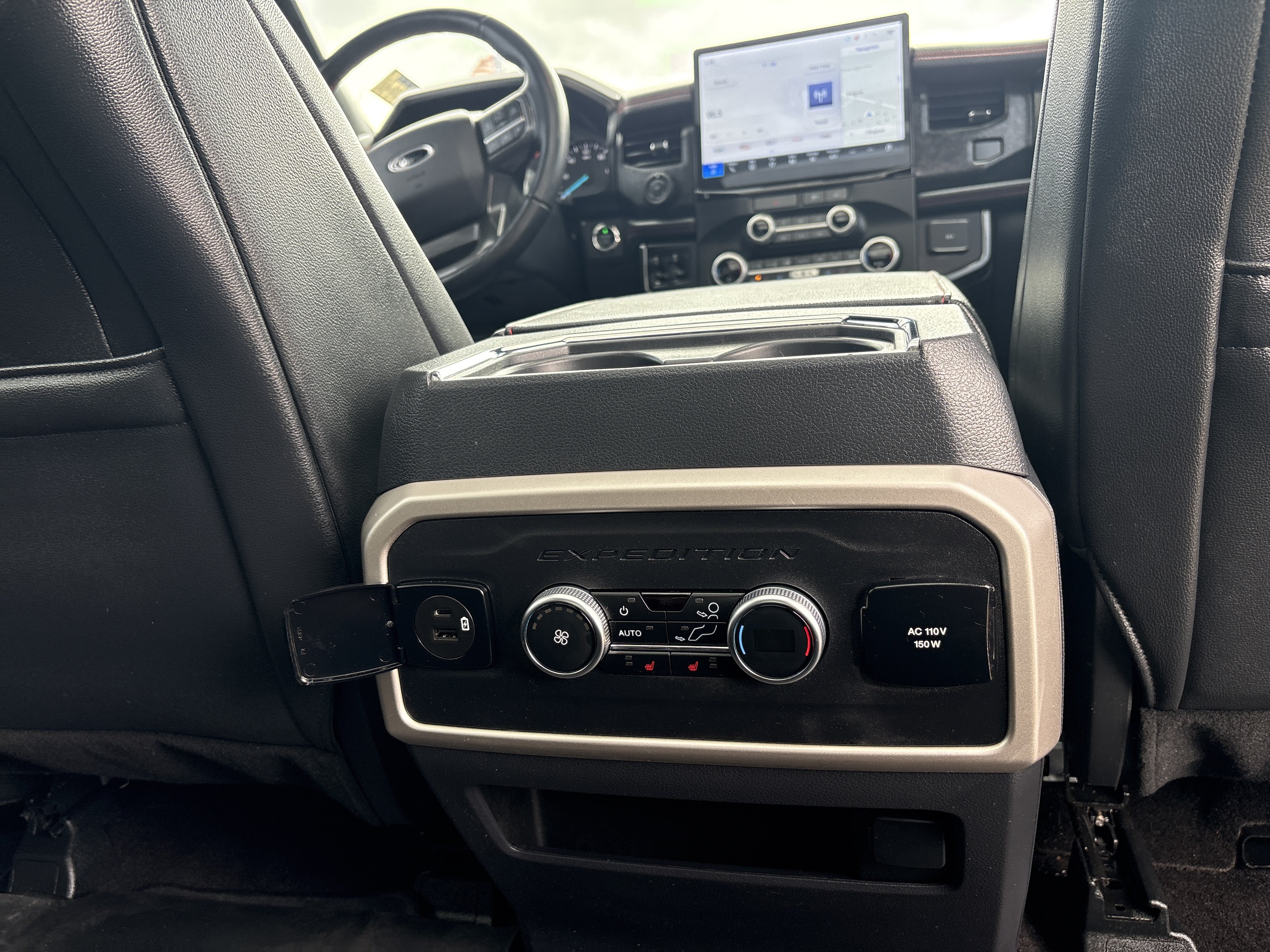 Used 2023 Ford Expedition Limited AWD/4WD image 11