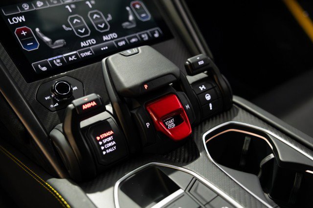 Used 2023 Lamborghini Urus Performante image 51