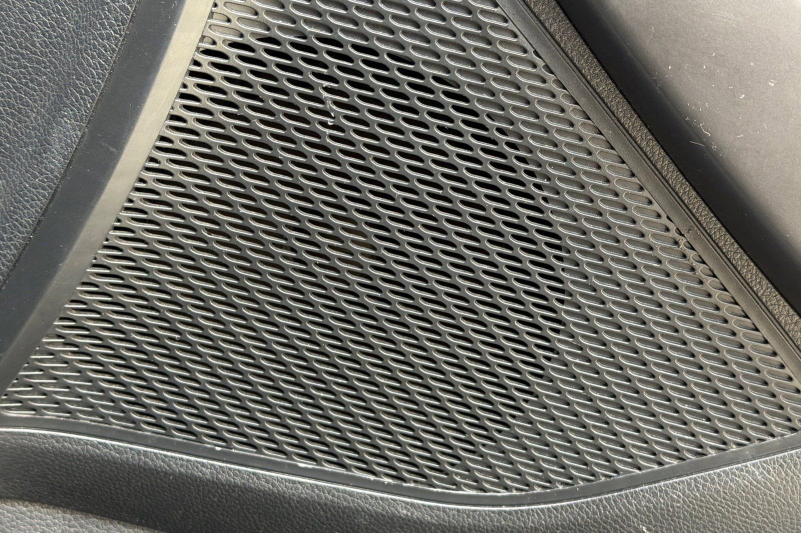 Used 2017 Hyundai Santa Fe SE image 25