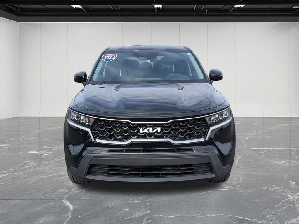 Used 2023 Kia Sorento LX image 8