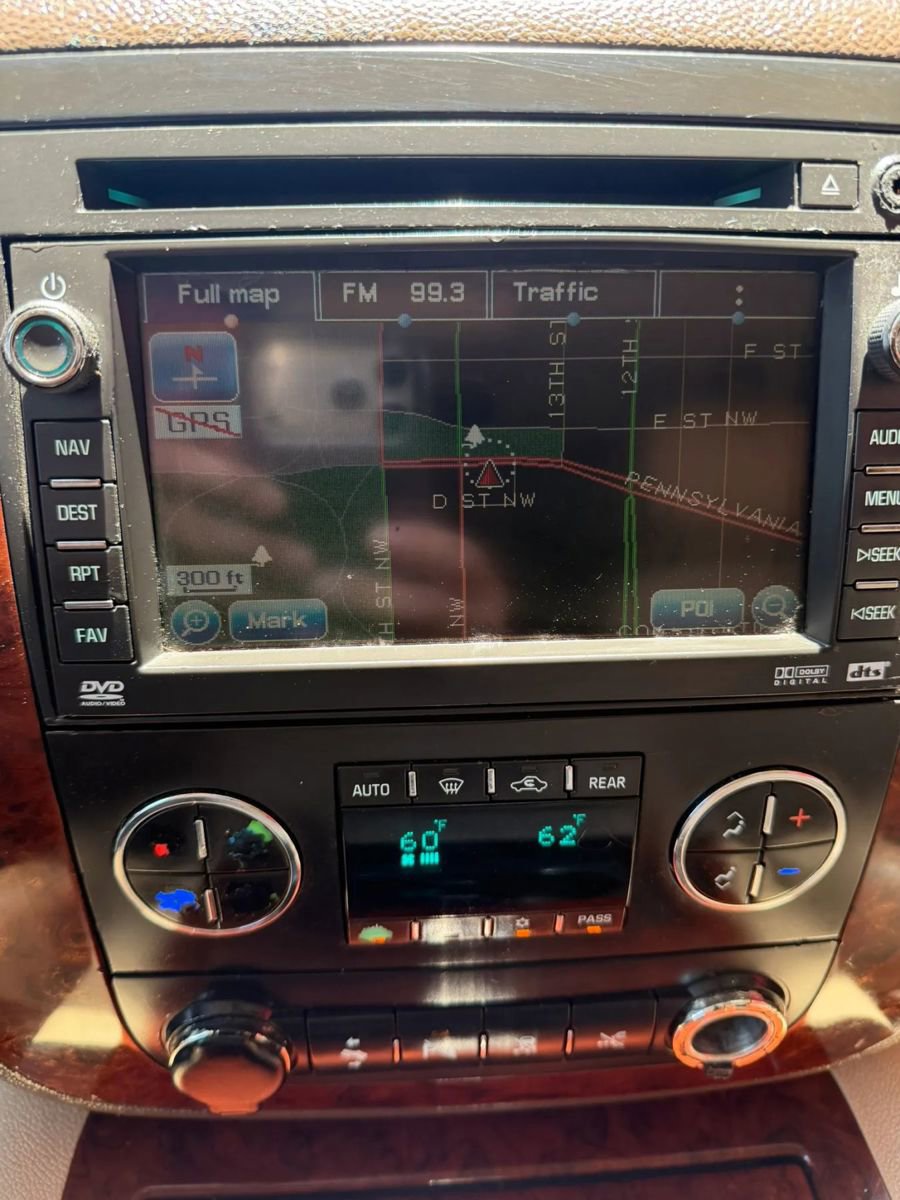 Used 2009 Chevrolet Tahoe LTZ AWD/4WD image 11
