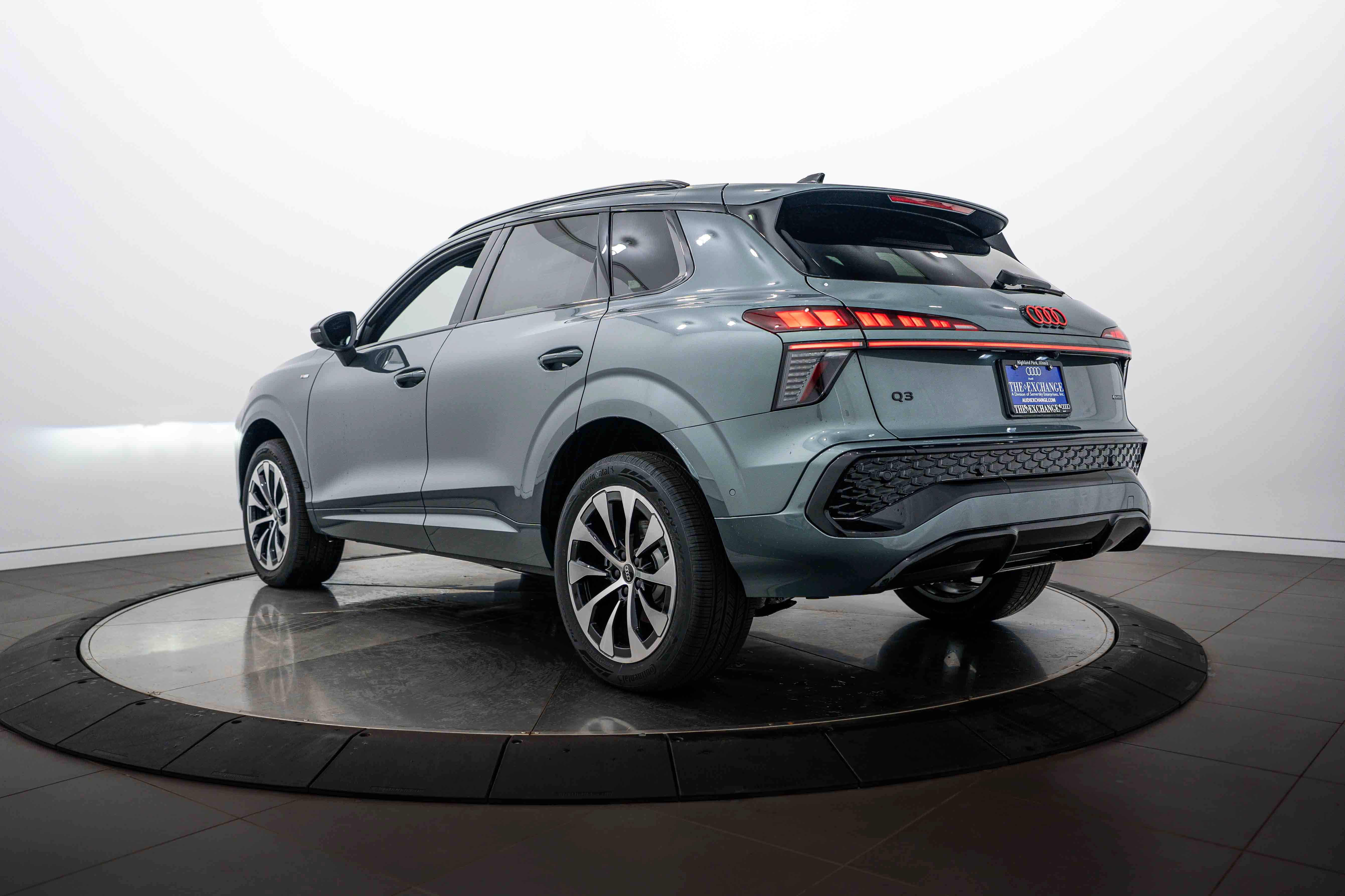 New 2026 Audi Q3 quattro 2.0T AWD/4WD image 5