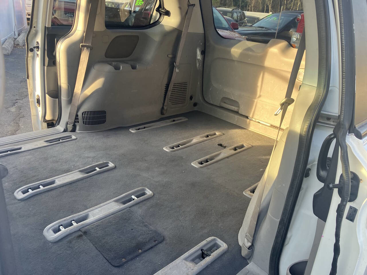 Used 2008 Kia Sedona w/ Convenience Pkg image 24