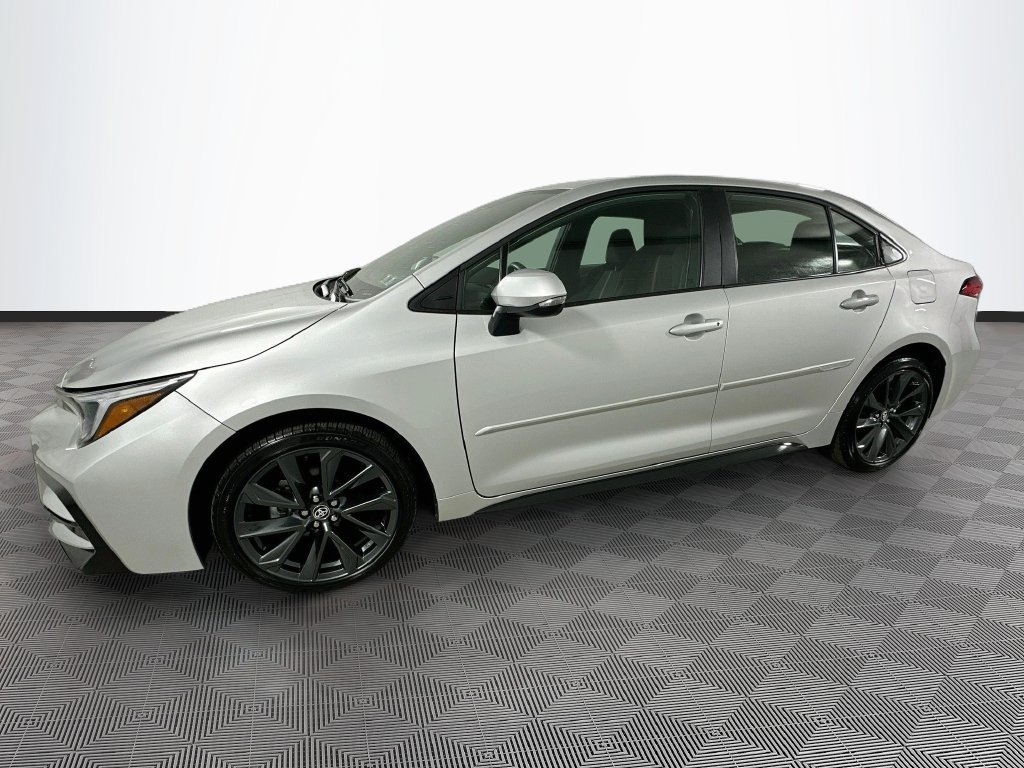 Certified 2026 Toyota Corolla SE FWD image 4