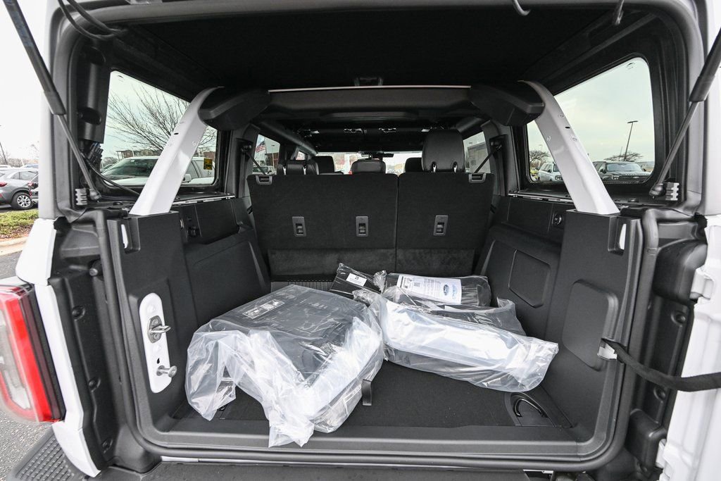 New 2025 Ford Bronco Badlands image 14