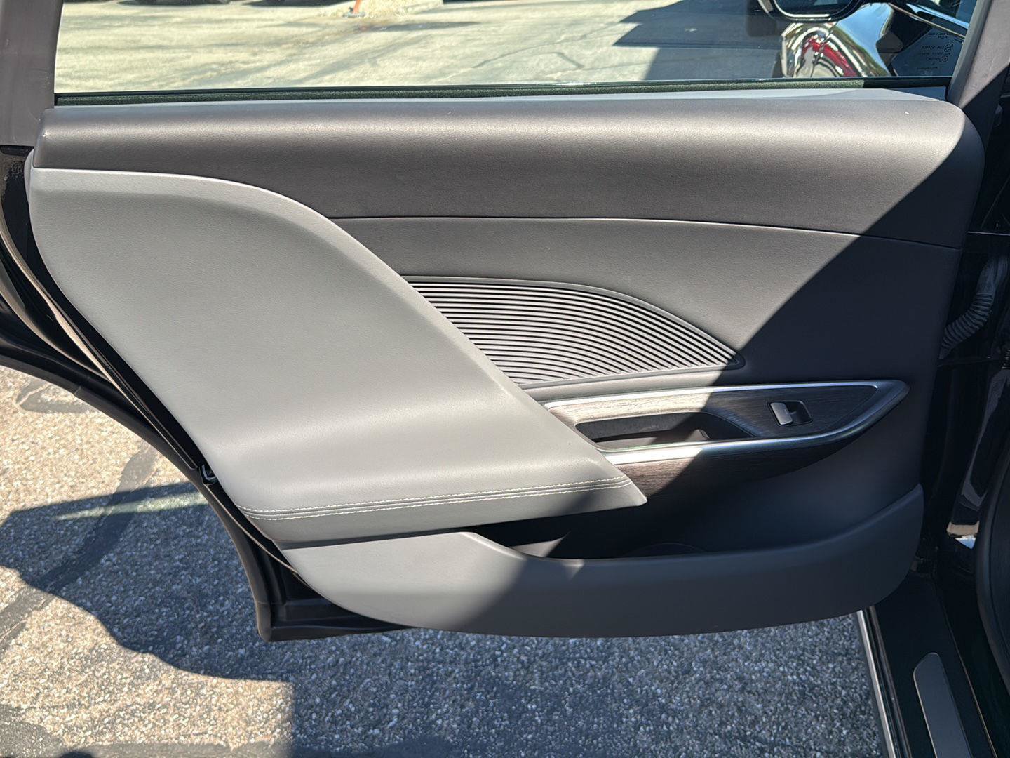 Used 2023 Lucid Air Pure AWD/4WD image 29