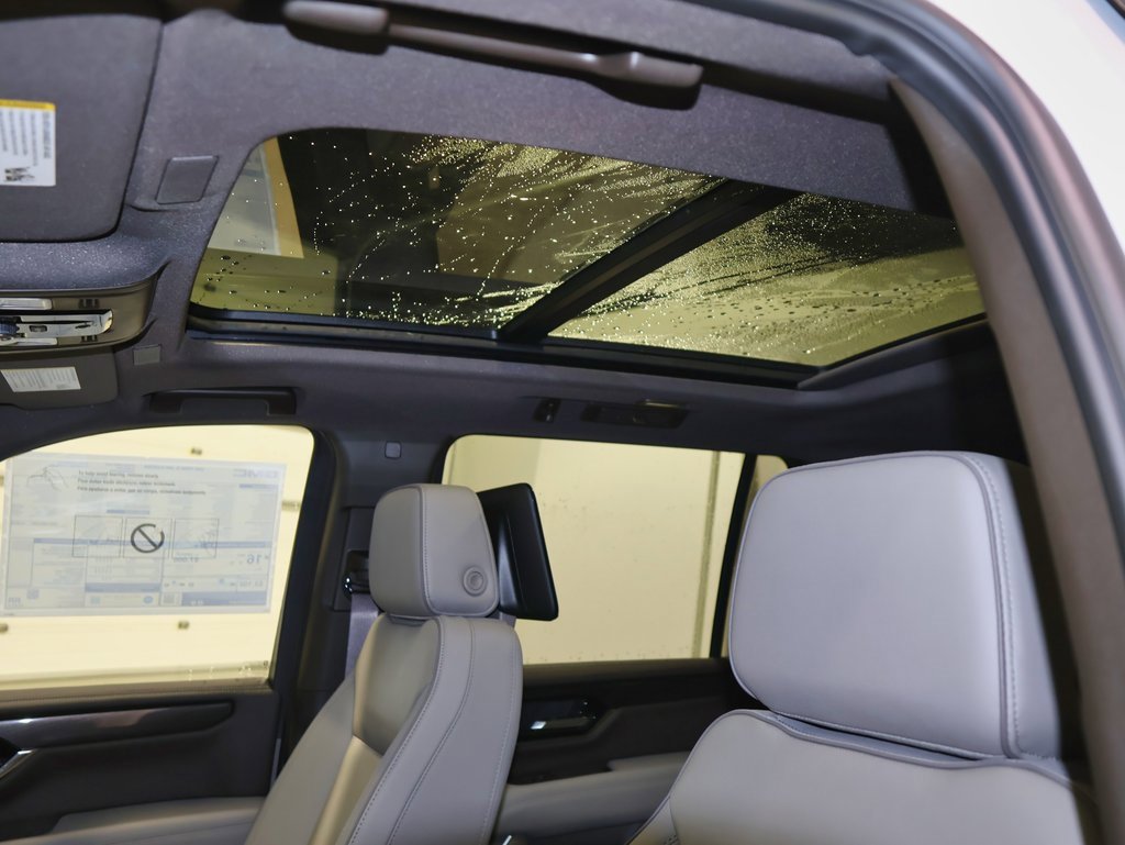 New 2026 GMC Yukon XL Elevation w/ Elevation Premium Package image 10