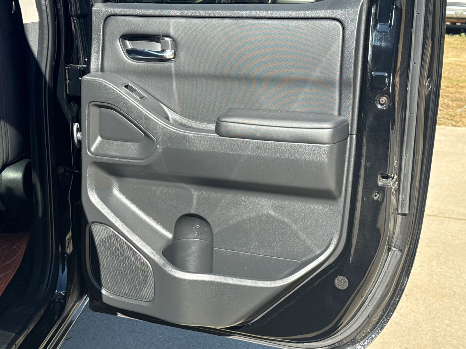 Used 2024 Nissan Frontier SV w/ SV Convenience Package image 16