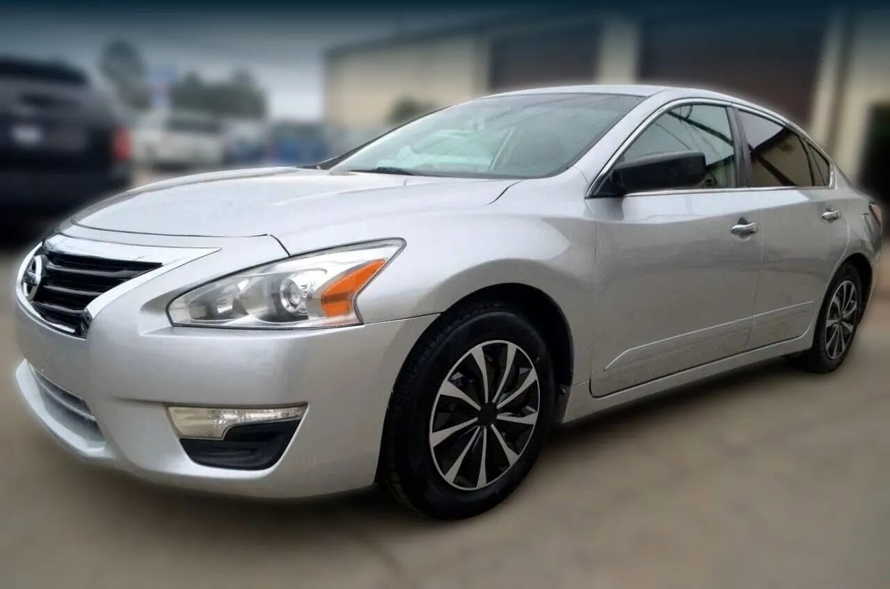 Used 2015 Nissan Altima 2.5 S w/ Power Driver Seat Package FWD image 3