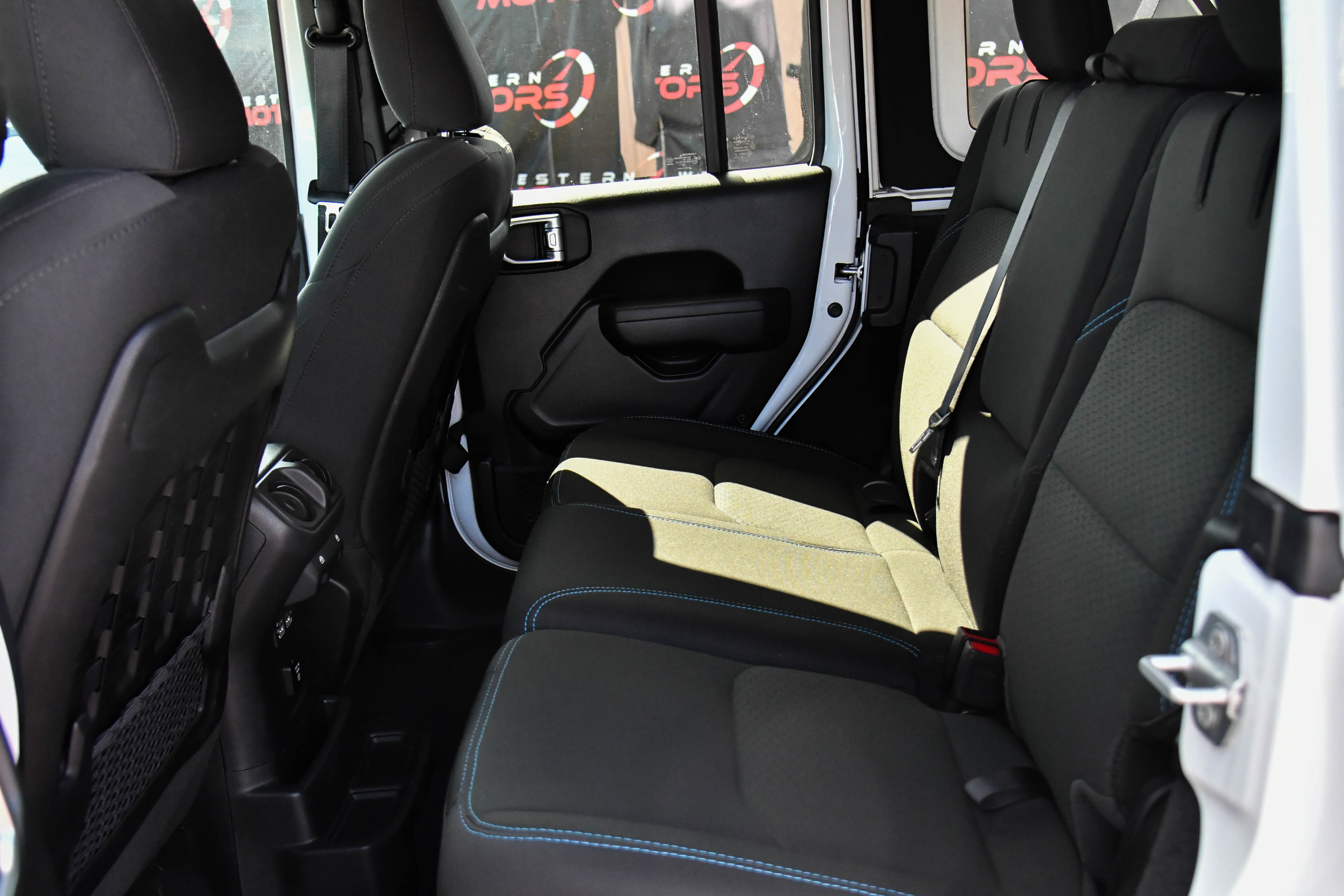 Used 2023 Jeep Wrangler Unlimited Rubicon 4xe w/ Steel Bumper Group image 39