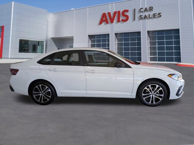 Used 2025 Volkswagen Jetta Sport image 5