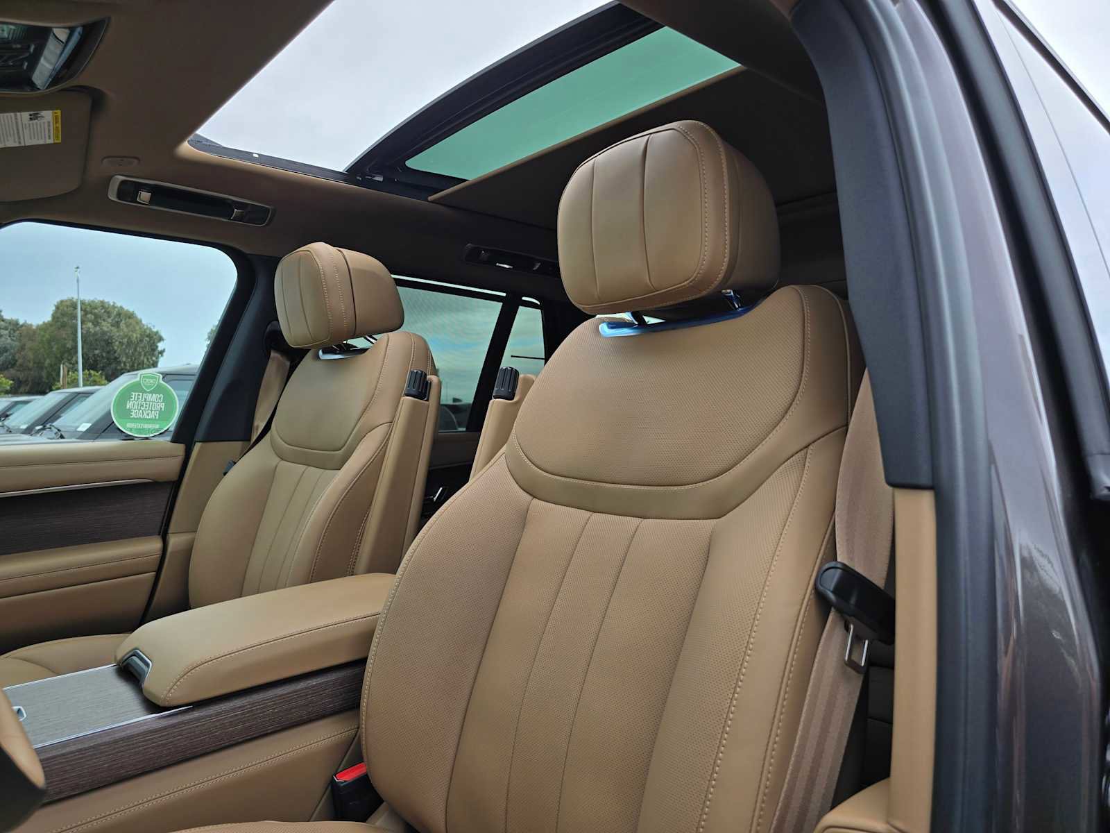New 2025 Land Rover Range Rover SE image 24