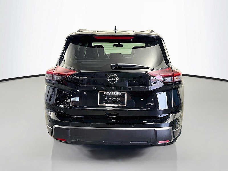 Certified 2026 Nissan Rogue Dark Armor AWD/4WD image 6