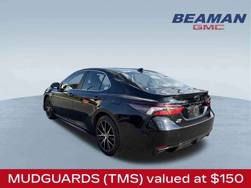 Used 2024 Toyota Camry SE w/ Convenience Package FWD image 5