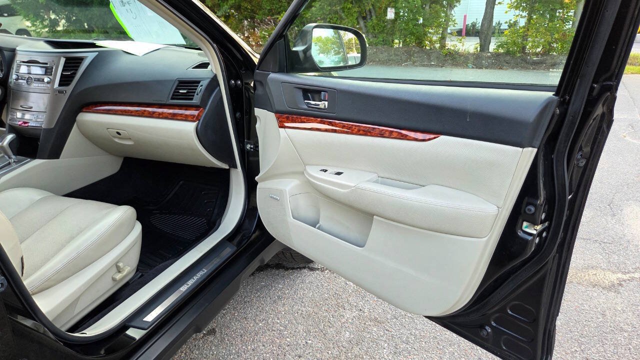Used 2010 Subaru Outback 2.5i Limited AWD/4WD image 42