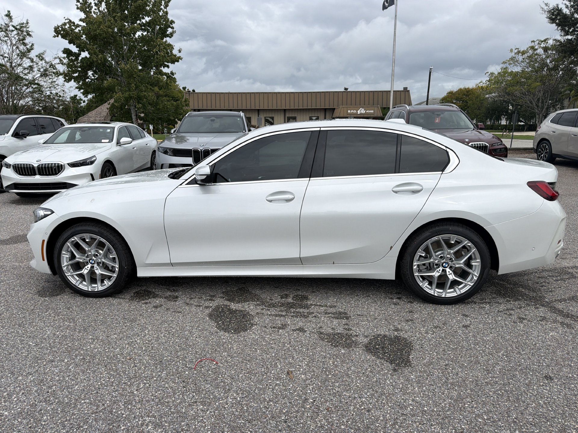 New 2026 BMW 330i Sedan w/ Convenience Package RWD image 7