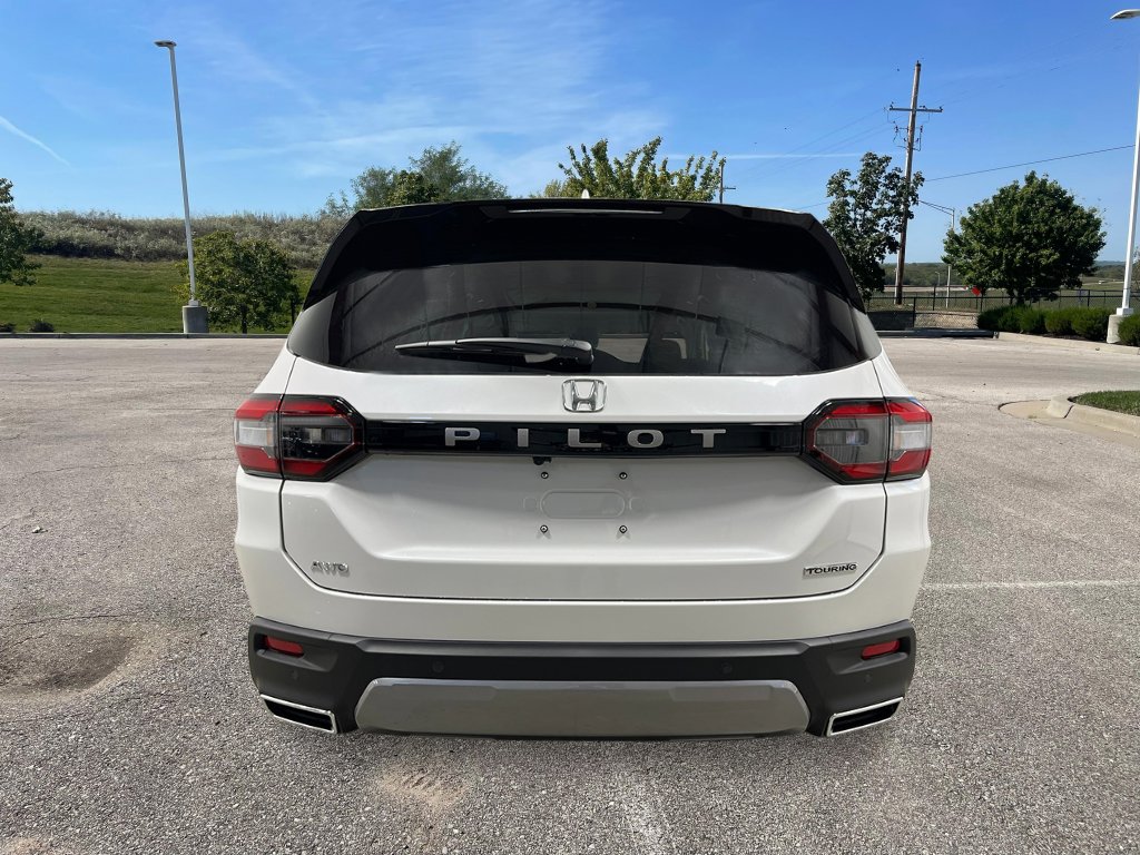 New 2026 Honda Pilot Touring image 4