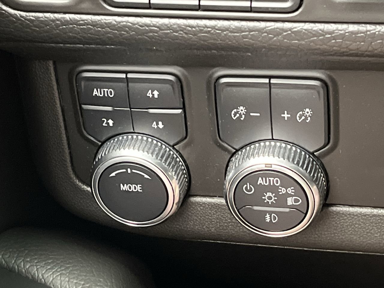 Certified 2023 GMC Yukon XL Denali AWD/4WD image 22