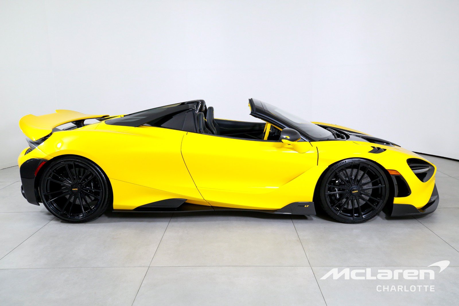 Used 2022 McLaren 765LT RWD image 11