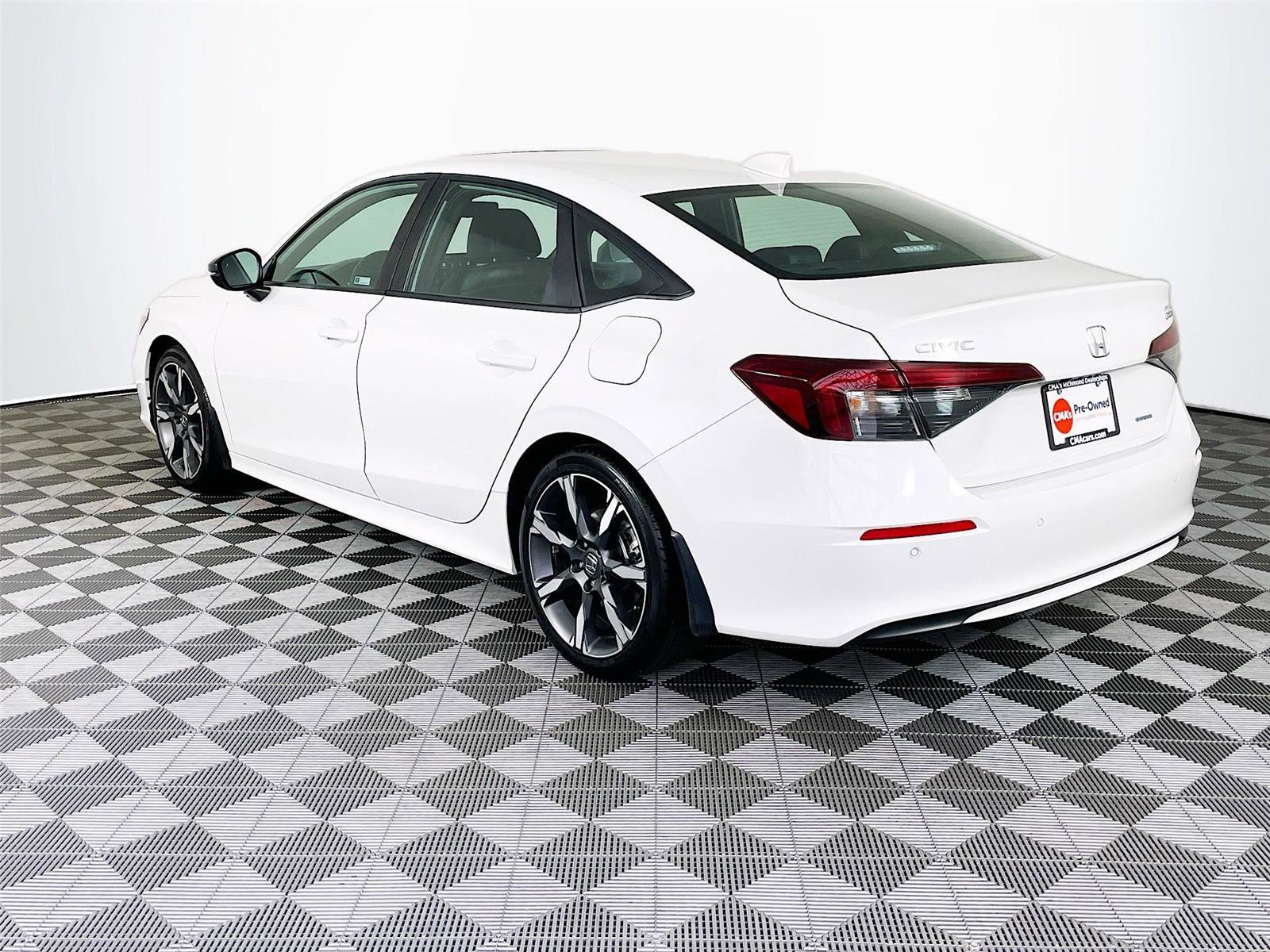 Used 2025 Honda Civic Sport Touring image 6