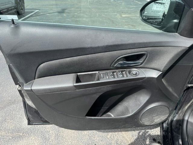 Used 2016 Chevrolet Cruze LT FWD image 13