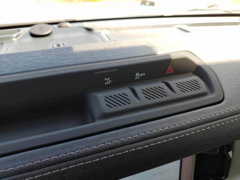 Certified 2025 Ford Bronco Outer Banks AWD/4WD image 30