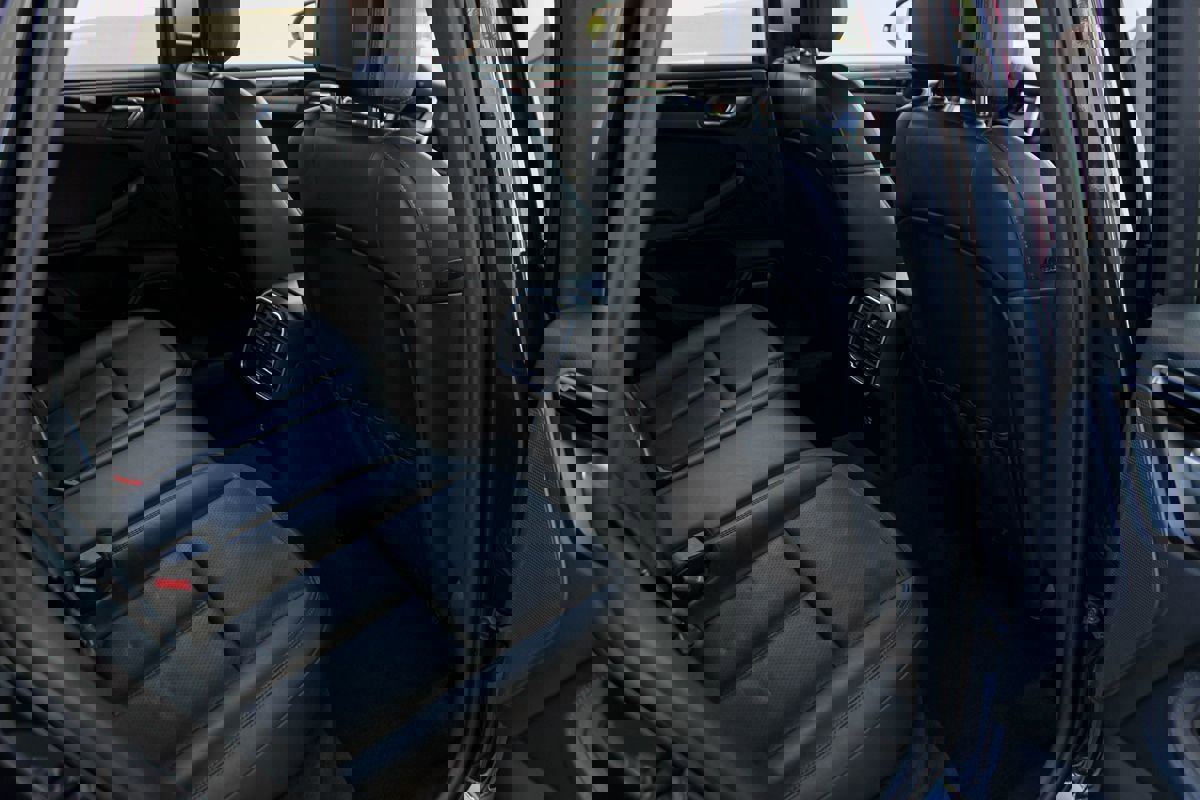 Used 2022 Porsche Macan S image 25