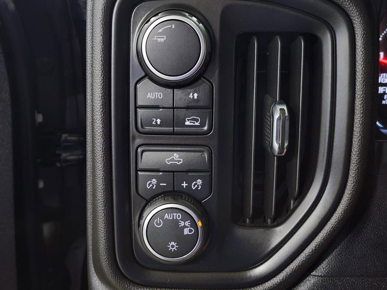 Used 2021 Chevrolet Silverado 1500 Custom w/ Rally Edition image 15