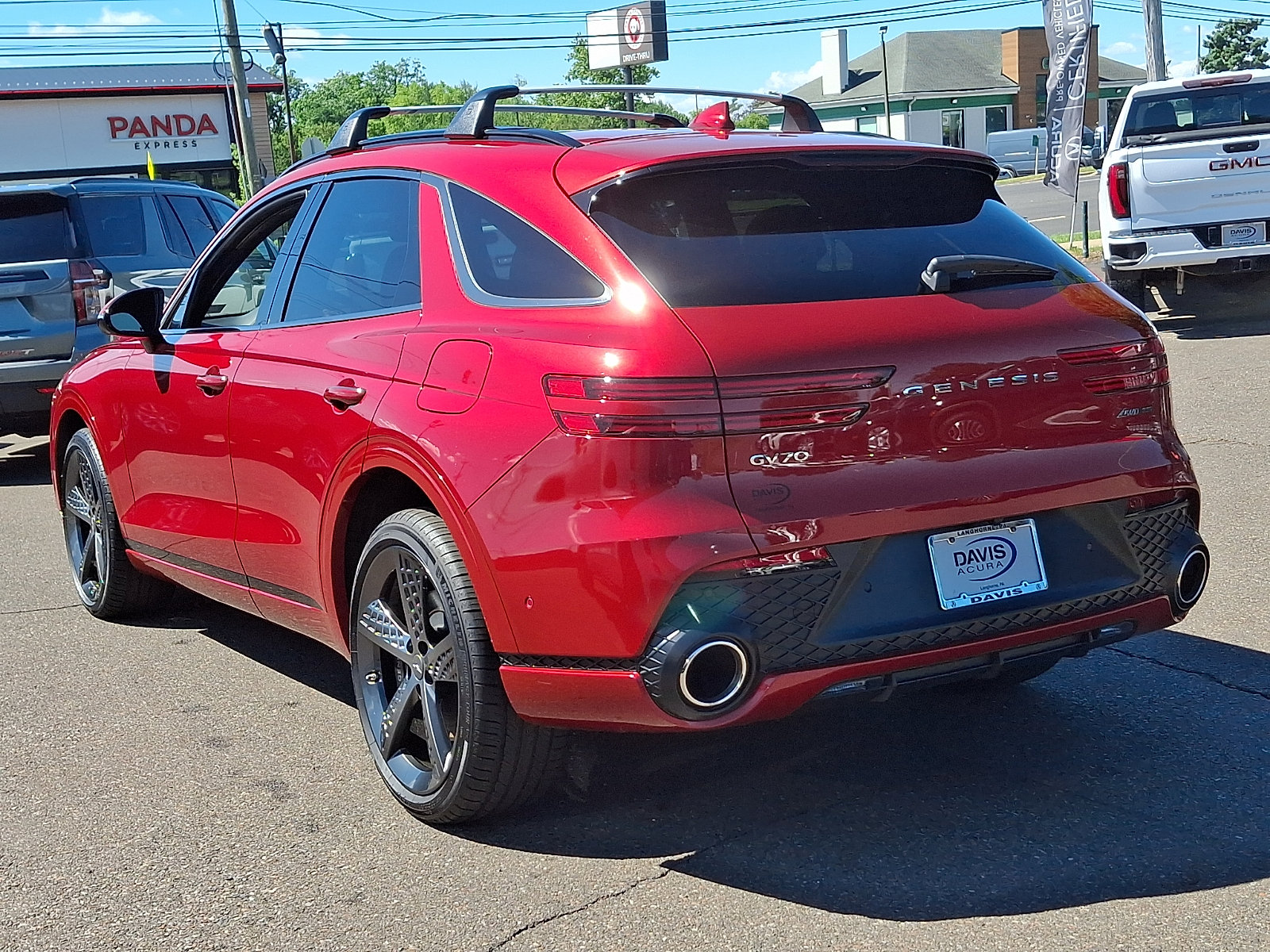 Used 2025 Genesis GV70 3.5T Sport w/ Sport Advanced Package AWD/4WD image 6