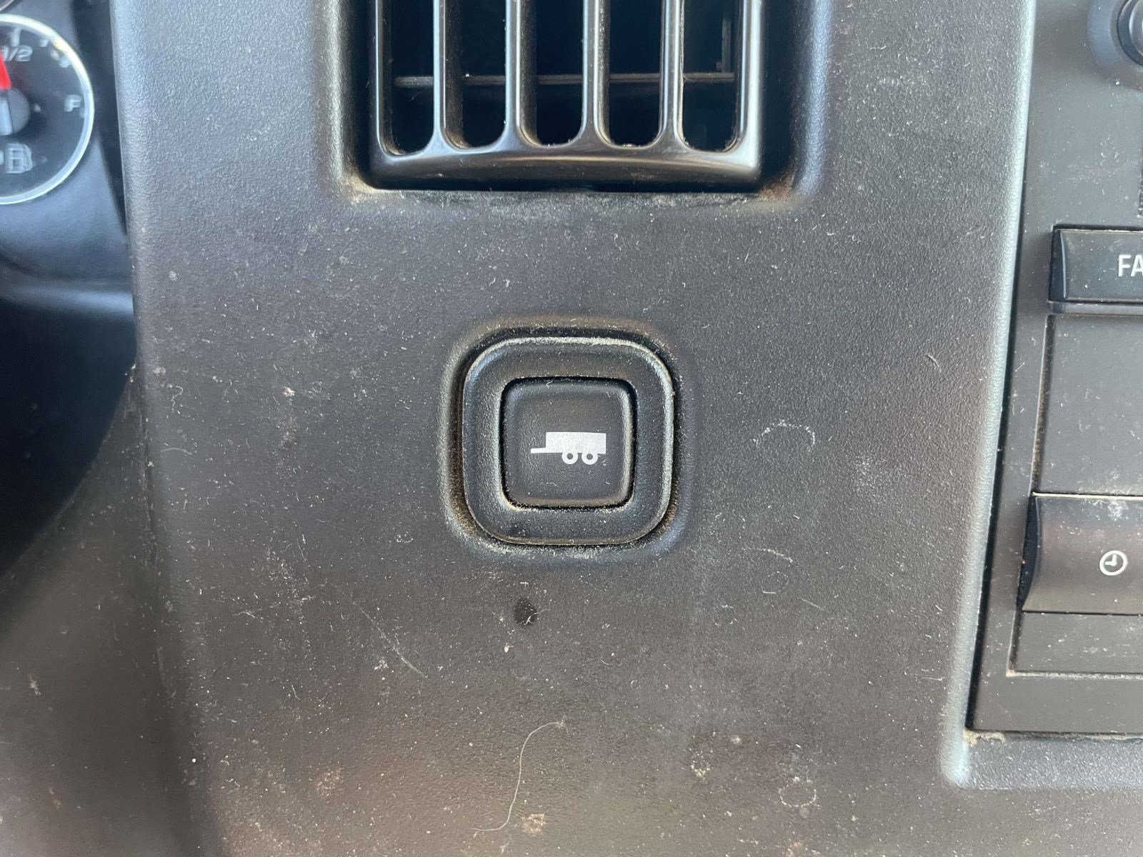 Used 2019 Chevrolet Express 2500 w/ Driver Convenience Package RWD image 20