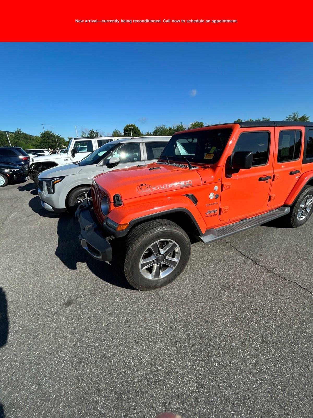 Used 2018 Jeep Wrangler Unlimited Sahara AWD/4WD image 5