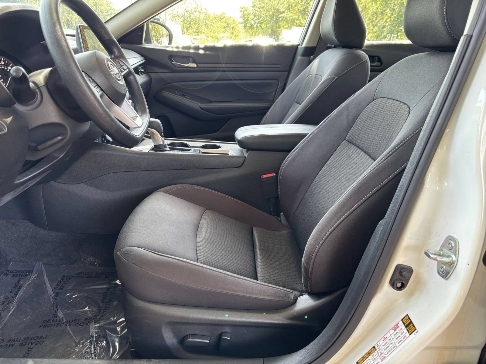 Used 2025 Nissan Altima 2.5 SV FWD image 22