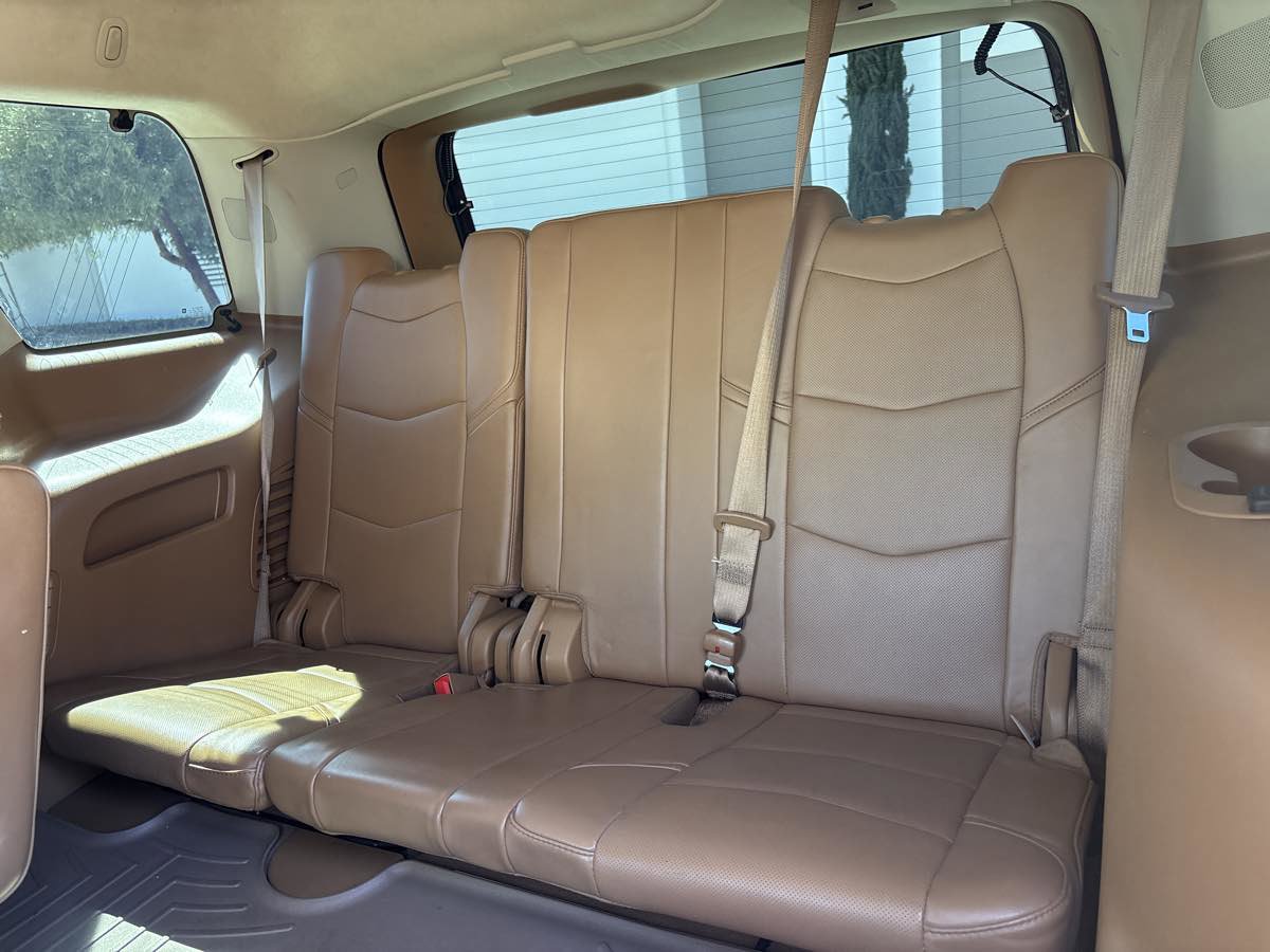 Used 2016 Cadillac Escalade Platinum image 19